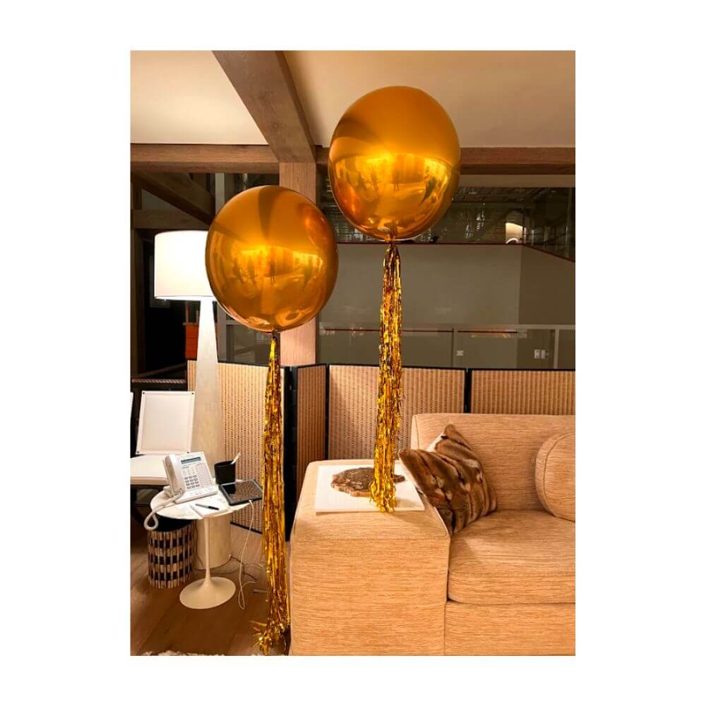 Jumbo Orbz Balloon With Floor Length Tinsel